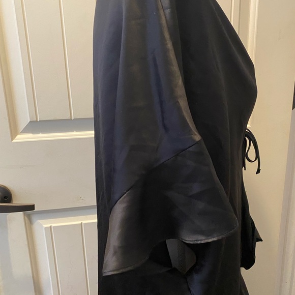 Victoria’s Secret Robe- One Size - Picture 3 of 8